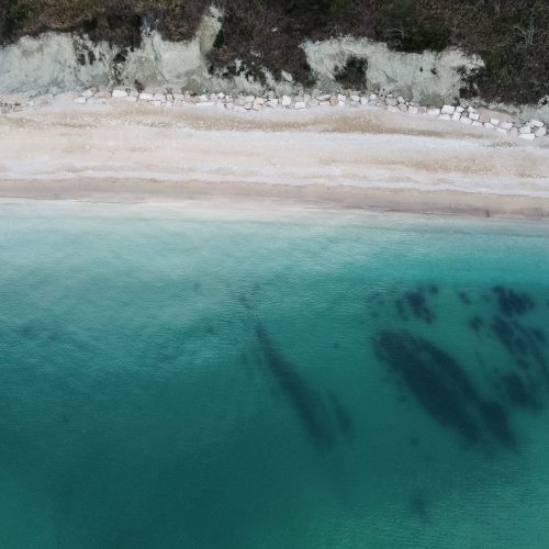 Veduta dall'alto della spiaggia di San Michele