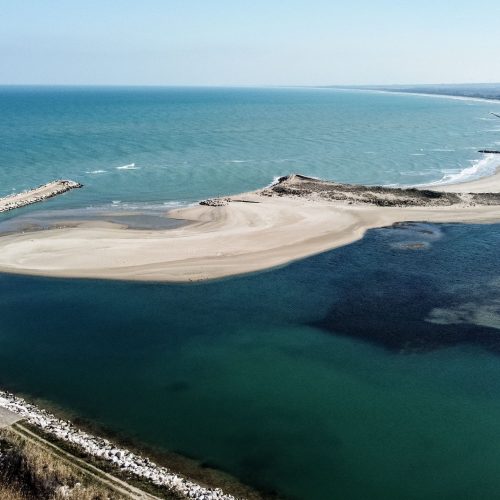 Imbocco al porto turistico